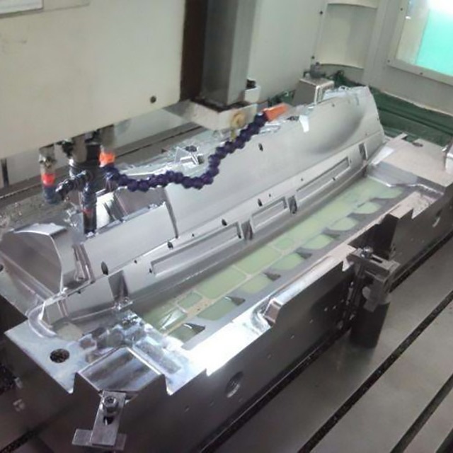 设置注塑速度分段需要考虑什么因素？